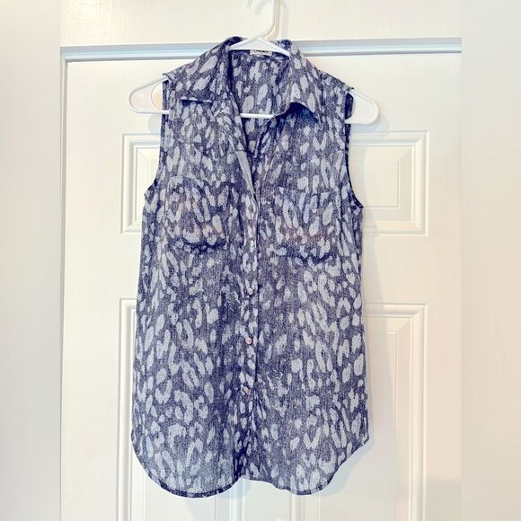 L’AGENCE Sleeveless Snap Front Leopard Print Top Blue - Picture 3 of 9